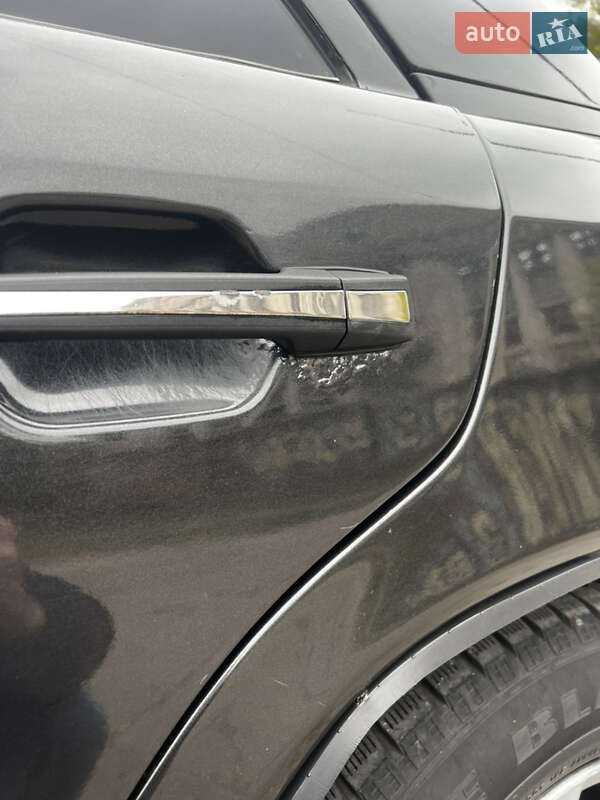 Седан Mercedes-Benz E-Class 1990 в Днепре