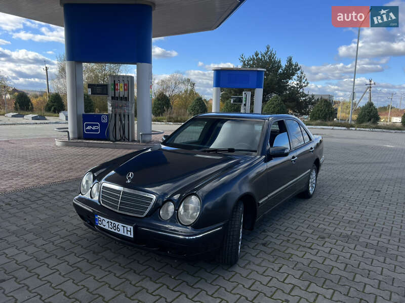 Седан Mercedes-Benz E-Class 2001 в Жовкві