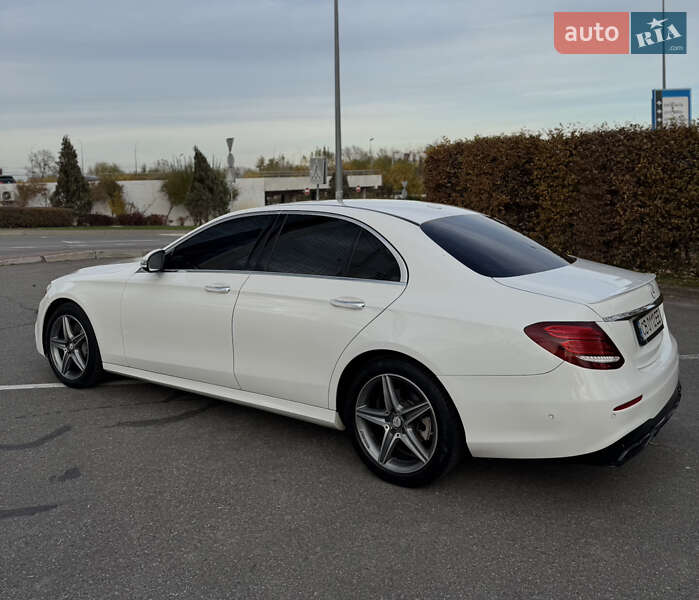 Седан Mercedes-Benz E-Class 2016 в Києві