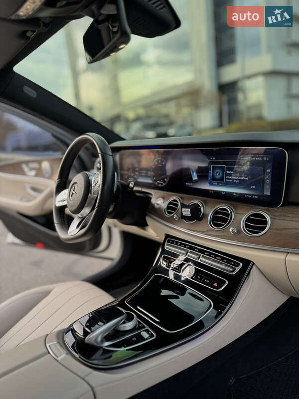 Седан Mercedes-Benz E-Class 2016 в Києві