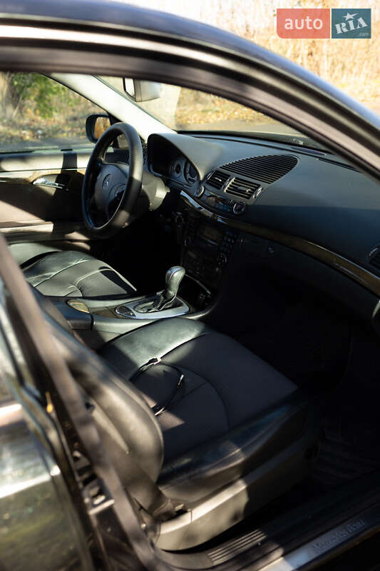 Седан Mercedes-Benz E-Class 2003 в Первомайске