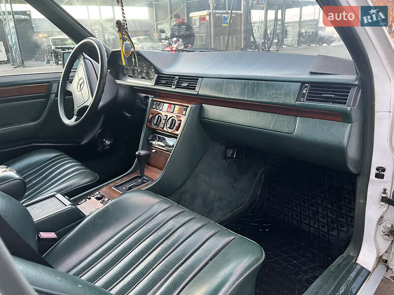 Универсал Mercedes-Benz E-Class 1995 в Львове фото 6 Универсал Mercedes-Benz E-Class 1995 в Львове