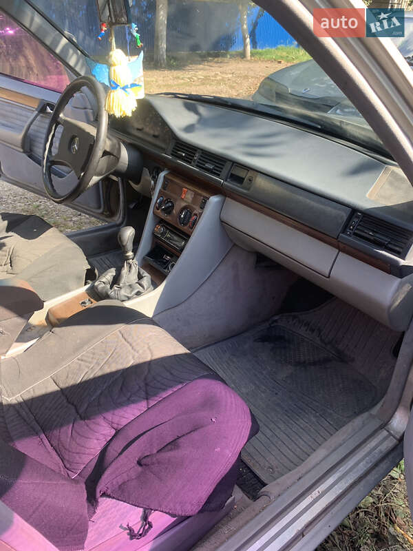 Седан Mercedes-Benz E-Class 1987 в Черновцах фото 17 Седан Mercedes-Benz E-Class 1987 в Черновцах