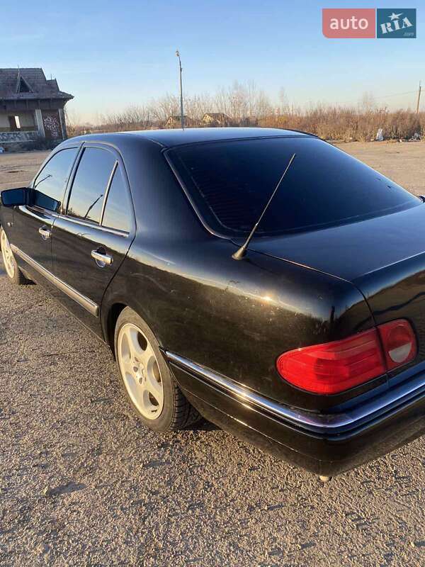 Седан Mercedes-Benz E-Class 1998 в Ивано-Франковске