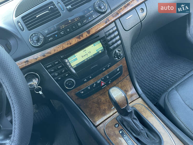 Седан Mercedes-Benz E-Class 2002 в Виноградове фото 19 Седан Mercedes-Benz E-Class 2002 в Виноградове