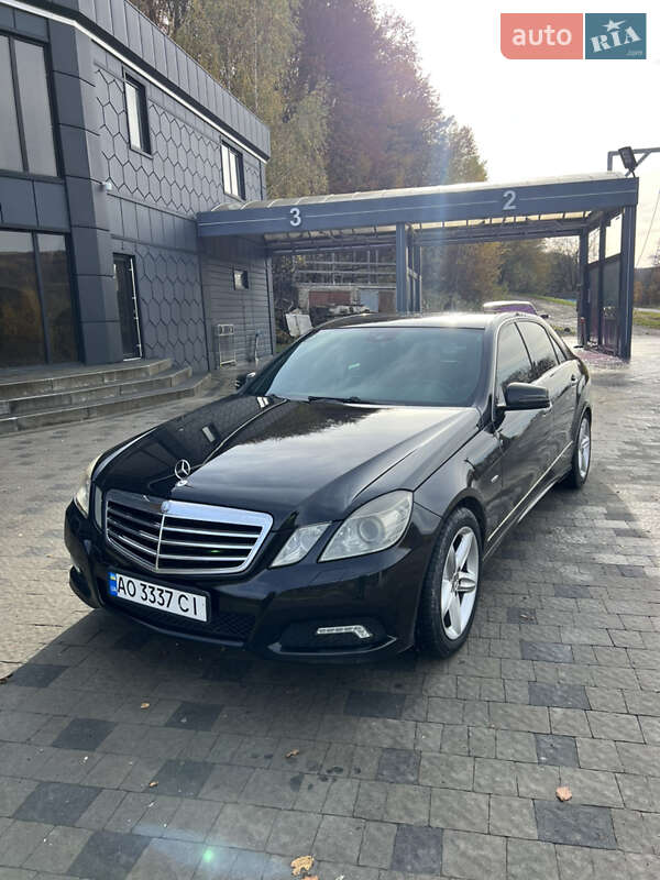Седан Mercedes-Benz E-Class 2009 в Тячеве