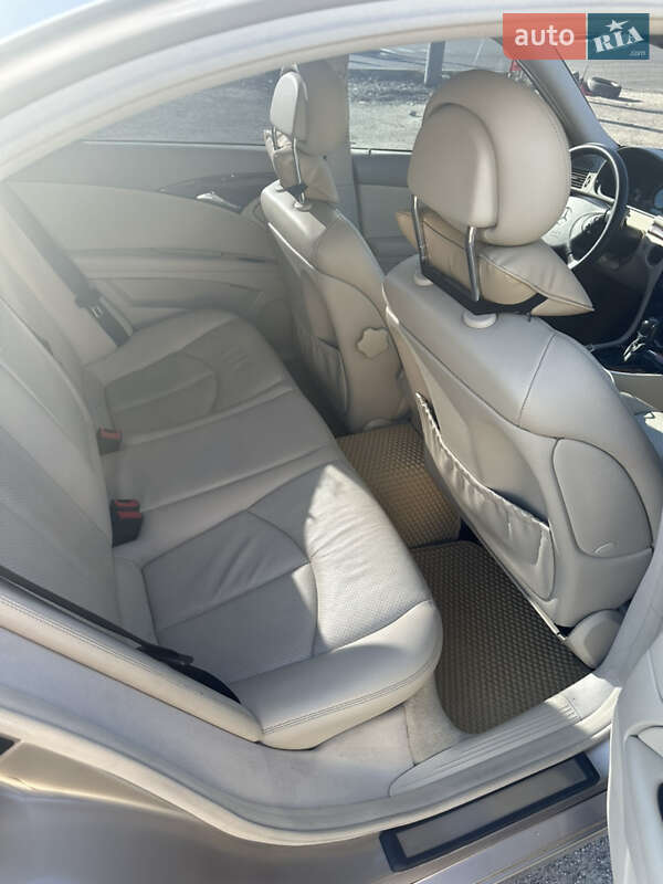 Седан Mercedes-Benz E-Class 2004 в Киеве