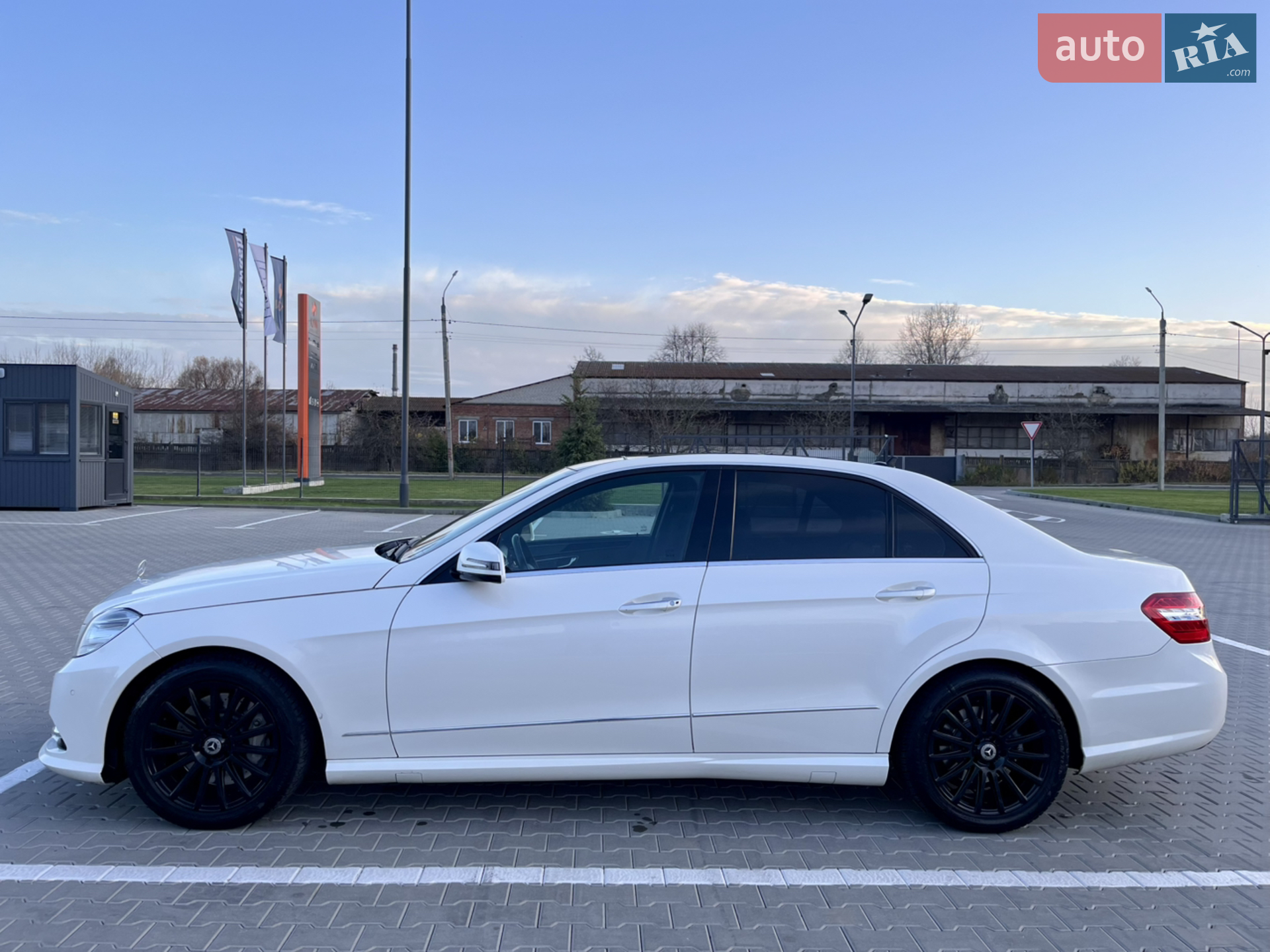 2012 Mercedes-Benz E-klasse - мініатюра 24