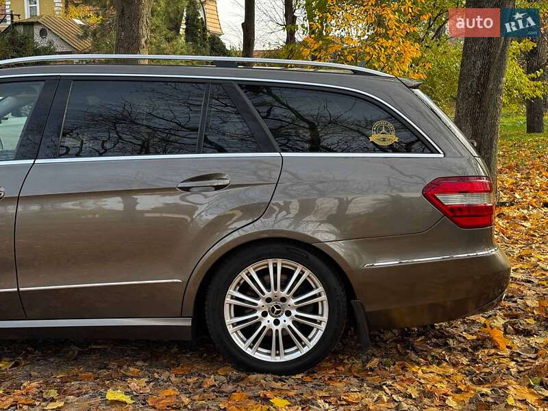 Універсал Mercedes-Benz E-Class 2011 в Києві фото 10 Універсал Mercedes-Benz E-Class 2011 в Києві