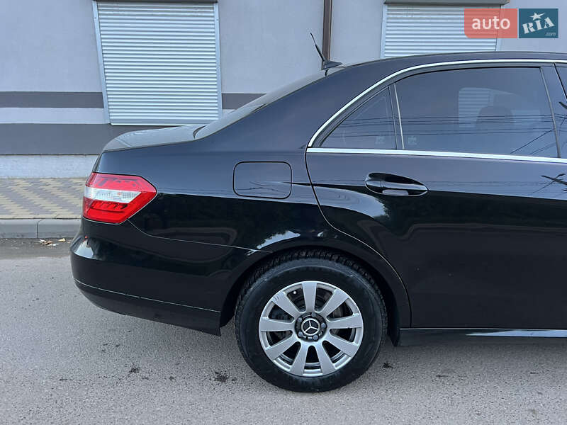 Седан Mercedes-Benz E-Class 2012 в Киеве
