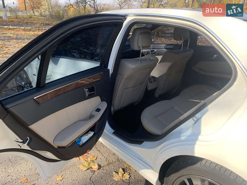 Седан Mercedes-Benz E-Class 2011 в Новій Одесі
