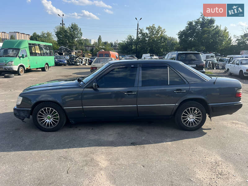 Седан Mercedes-Benz E-Class 1994 в Житомире