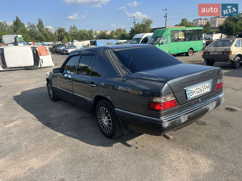 Седан Mercedes-Benz E-Class 1994 в Житомире