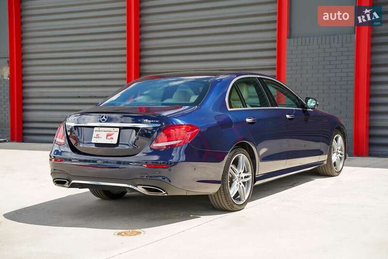Седан Mercedes-Benz E-Class 2018 в Львове