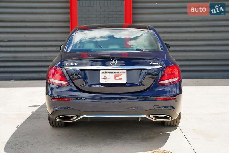 Седан Mercedes-Benz E-Class 2018 в Львове