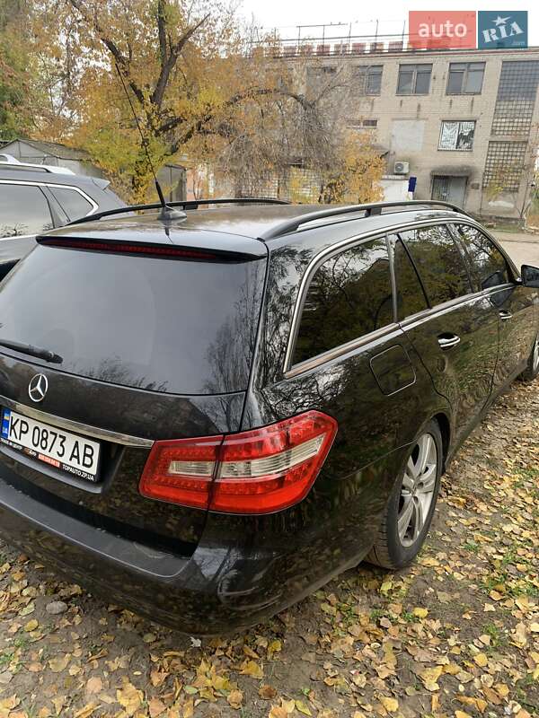 Універсал Mercedes-Benz E-Class 2011 в Дніпрі