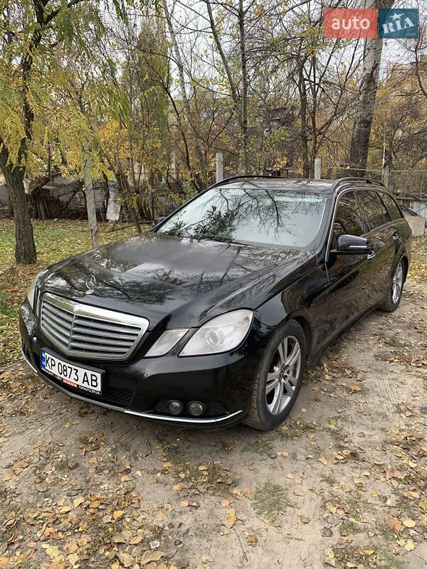 Універсал Mercedes-Benz E-Class 2011 в Дніпрі