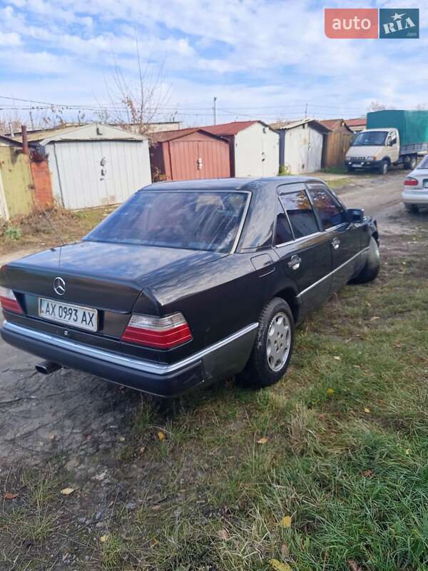 Седан Mercedes-Benz E-Class 1992 в Харькове