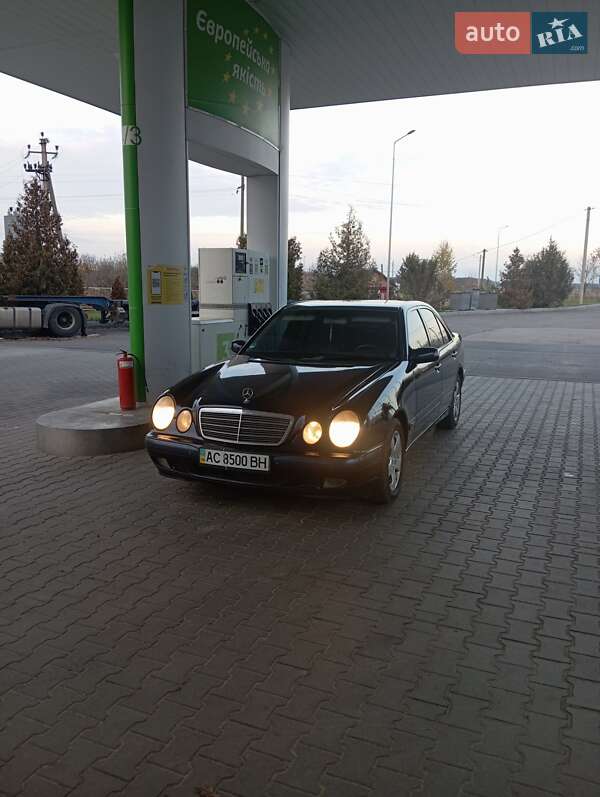 Mercedes-Benz E-Class 2001