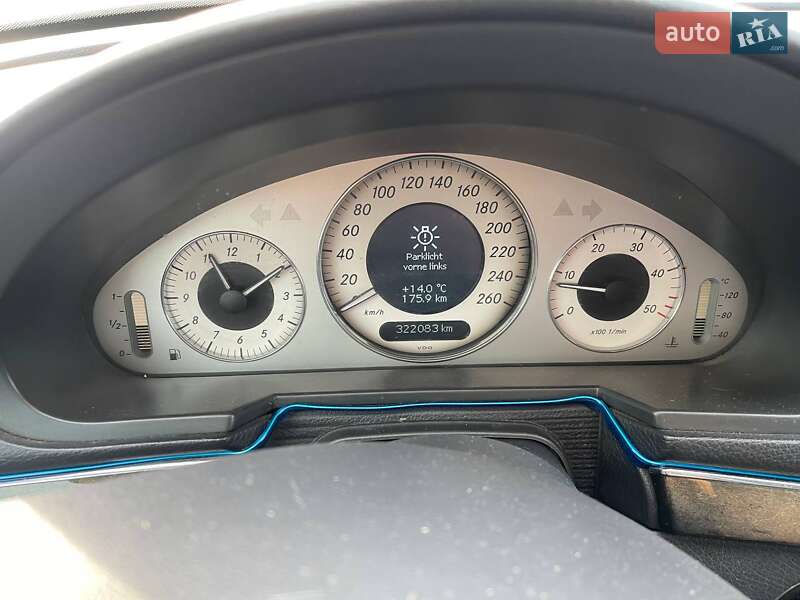 Седан Mercedes-Benz E-Class 2002 в Ужгороде