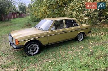 Седан Mercedes-Benz E-Class 1976 в Черкасах