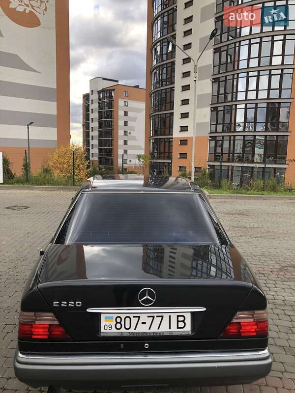Седан Mercedes-Benz E-Class 1995 в Ивано-Франковске