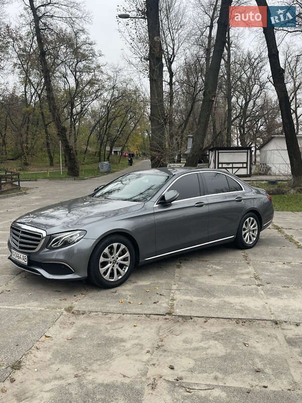 Седан Mercedes-Benz E-Class 2017 в Киеве фото 29 Седан Mercedes-Benz E-Class 2017 в Киеве