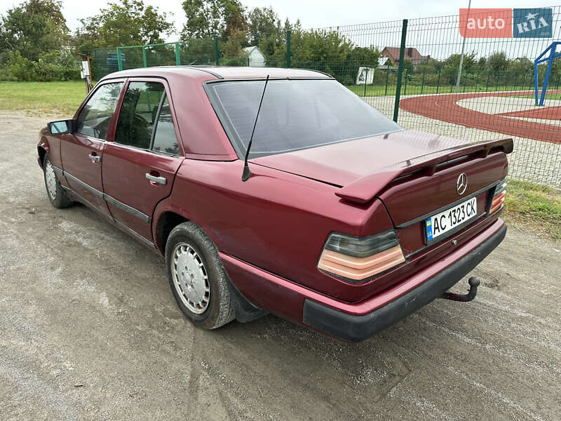 Седан Mercedes-Benz E-Class 1985 в Любомле фото 4 Седан Mercedes-Benz E-Class 1985 в Любомле