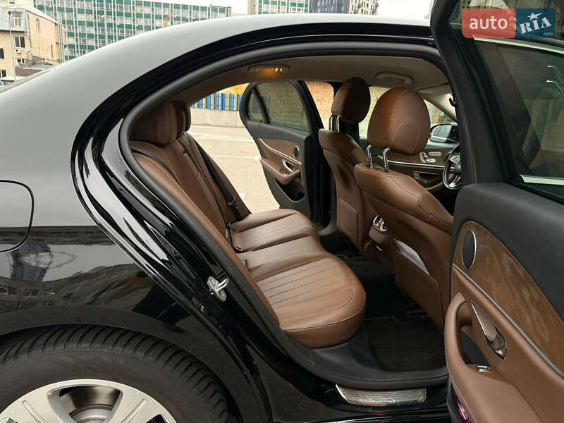 Седан Mercedes-Benz E-Class 2018 в Киеве