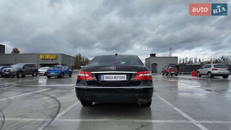 Седан Mercedes-Benz E-Class 2010 в Киеве