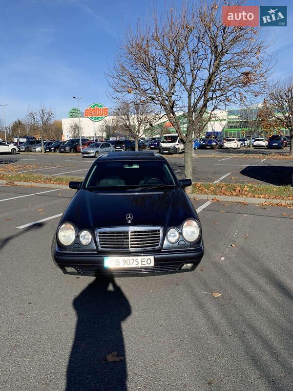 Седан Mercedes-Benz E-Class 1998 в Николаеве