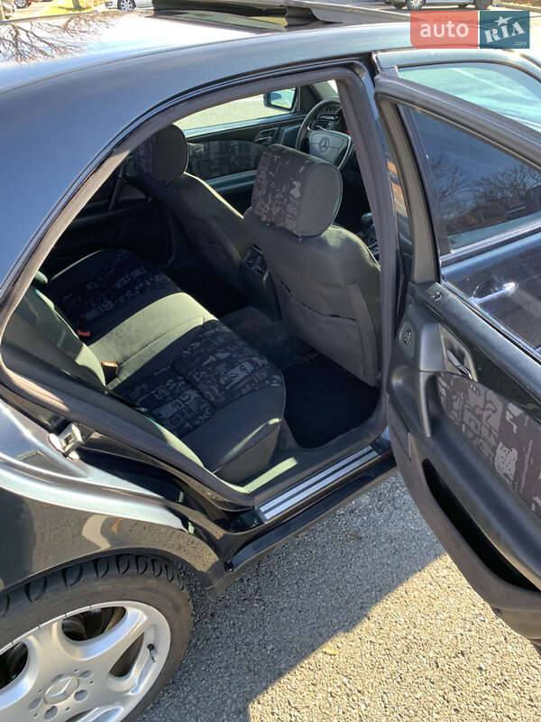 Седан Mercedes-Benz E-Class 1998 в Николаеве