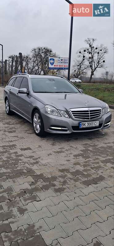 Універсал Mercedes-Benz E-Class 2011 в Білогородці