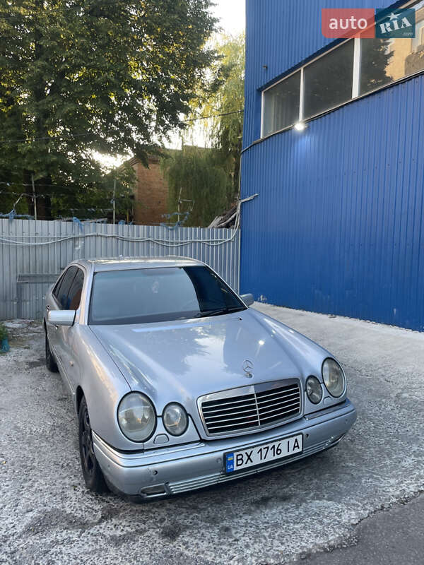 Mercedes-Benz E-Class 1998 Mercedes-Benz E-Class 1998