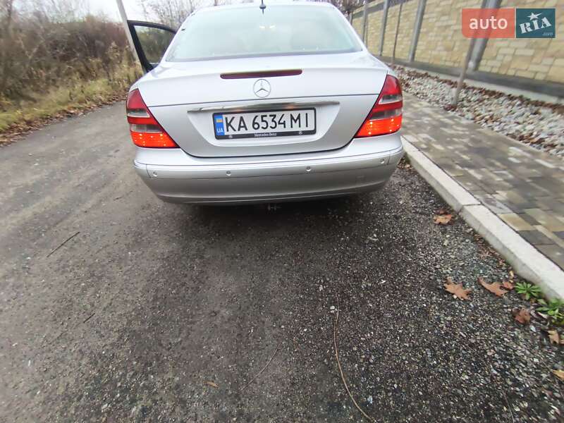Седан Mercedes-Benz E-Class 2002 в Киеве