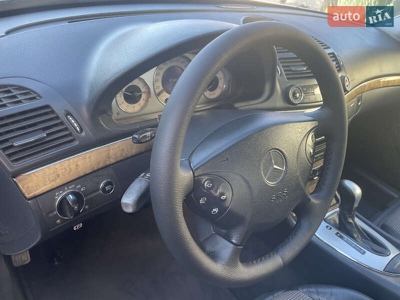 Седан Mercedes-Benz E-Class 2004 в Ужгороді