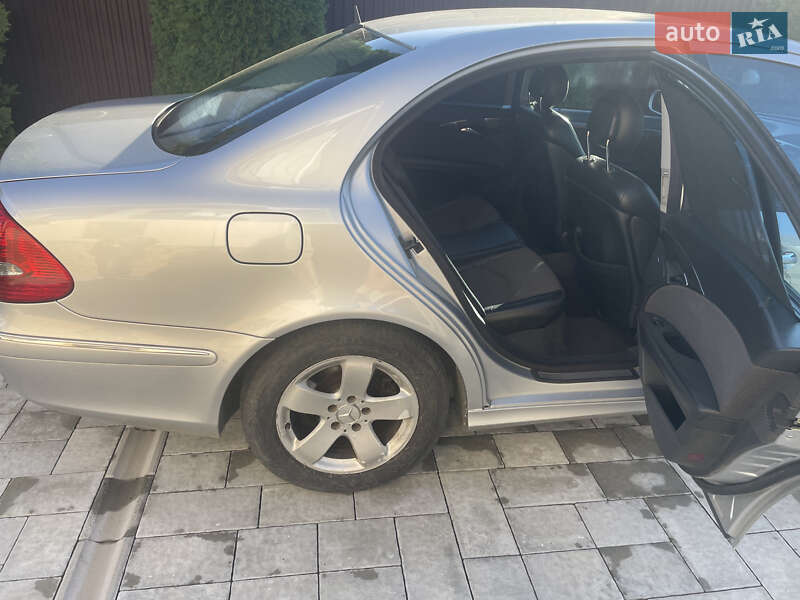 Седан Mercedes-Benz E-Class 2004 в Ужгороді