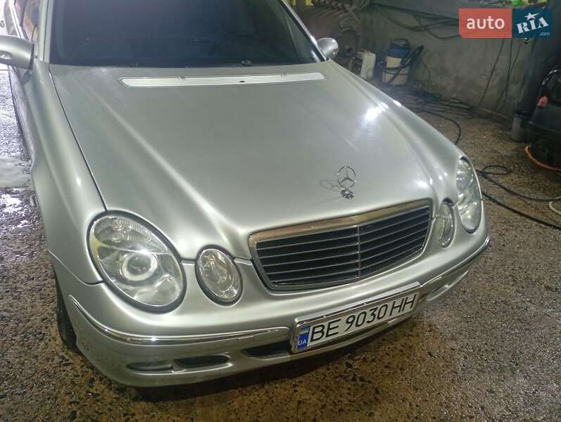 Mercedes-Benz E-Class 2002 Mercedes-Benz E-Class 2002
