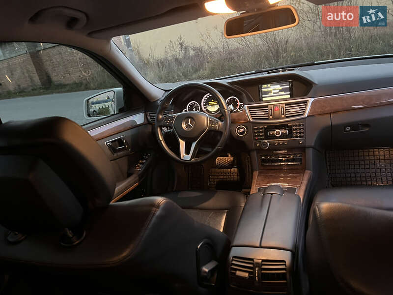 Седан Mercedes-Benz E-Class 2011 в Дрогобичі