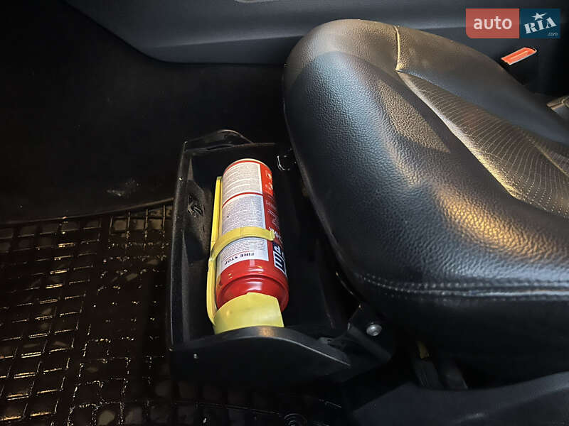 Седан Mercedes-Benz E-Class 2011 в Дрогобичі