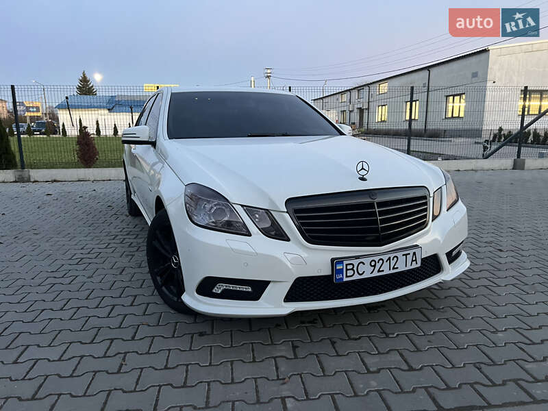 Седан Mercedes-Benz E-Class 2011 в Дрогобичі