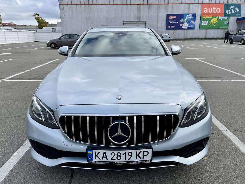 Седан Mercedes-Benz E-Class 2016 в Киеве