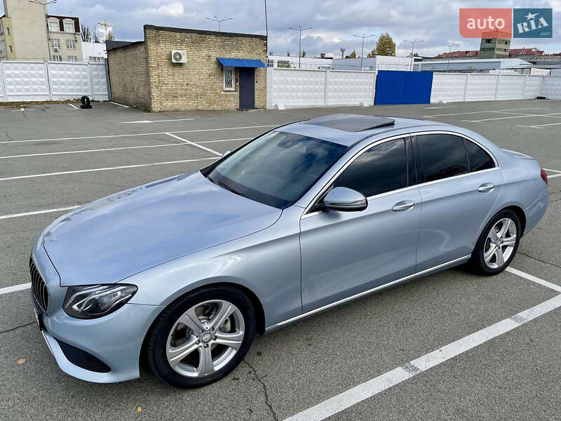Седан Mercedes-Benz E-Class 2016 в Киеве