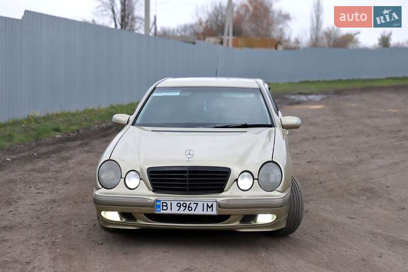 Седан Mercedes-Benz E-Class 2002 в Пирятине