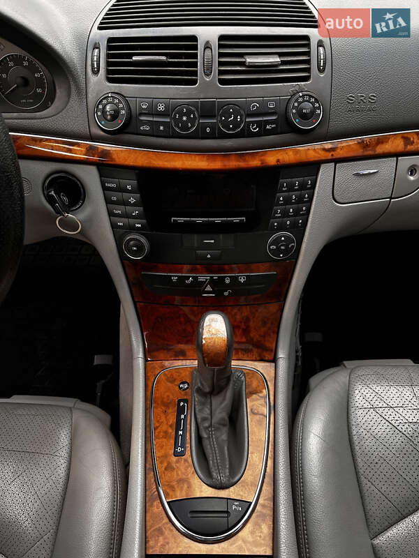 Седан Mercedes-Benz E-Class 2002 в Рівному фото 36 Седан Mercedes-Benz E-Class 2002 в Рівному