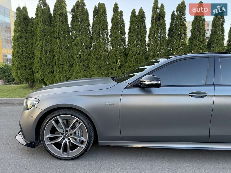 Седан Mercedes-Benz E-Class 2022 в Днепре