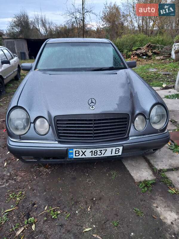 Седан Mercedes-Benz E-Class 1996 в Львове