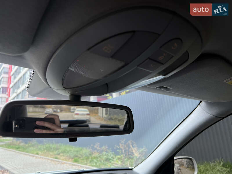 Седан Mercedes-Benz E-Class 2002 в Черновцах