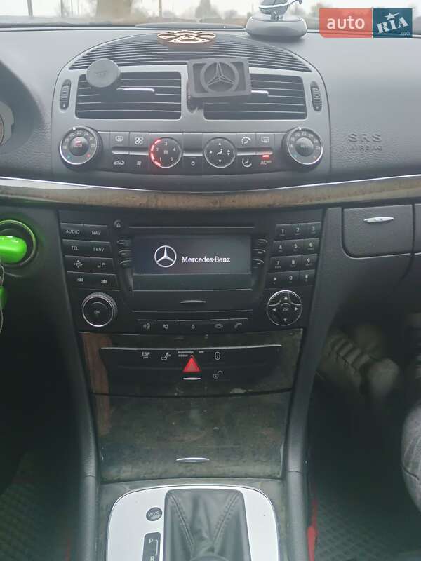 Седан Mercedes-Benz E-Class 2002 в Талалаевке фото 2 Седан Mercedes-Benz E-Class 2002 в Талалаевке