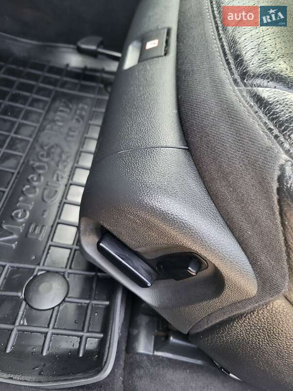 Седан Mercedes-Benz E-Class 2004 в Харькове